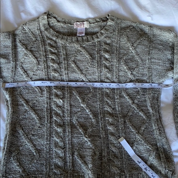 Gray cable knit sweater - Picture 4 of 4